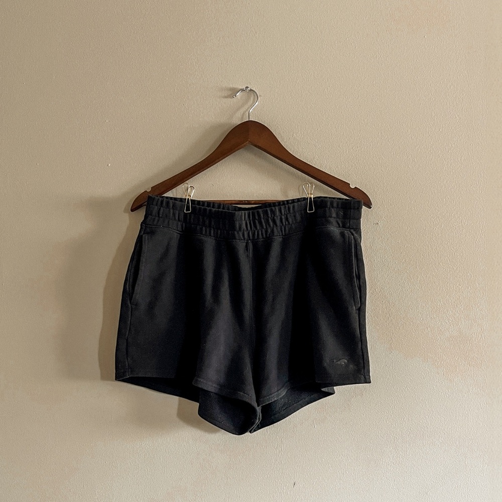 Hollister Ultra High Rise Sweat Shorts • Size L